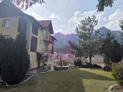 Vila de vanzare cu 8 camere si garaj in Busteni