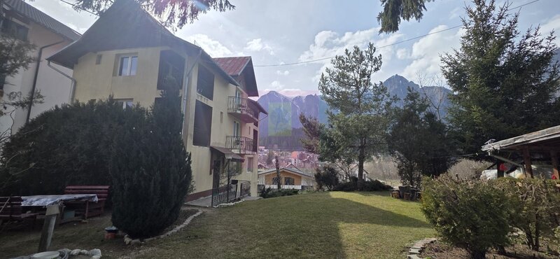 Vila de vanzare cu 8 camere si garaj in Busteni