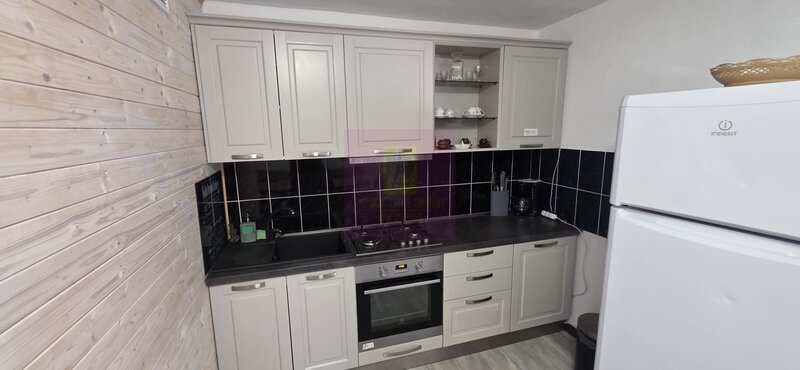 Vila de vanzare cu 8 camere si garaj in Busteni