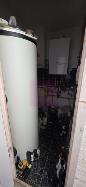 Vila de vanzare cu 8 camere si garaj in Busteni