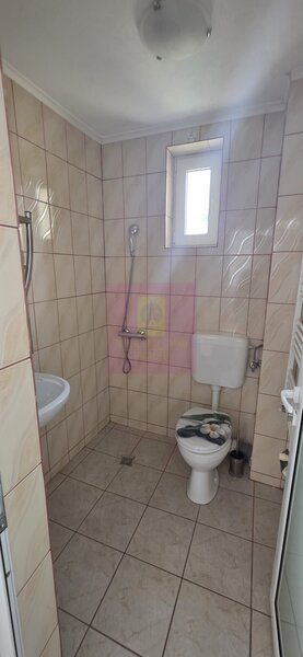 Vila de vanzare cu 8 camere si garaj in Busteni